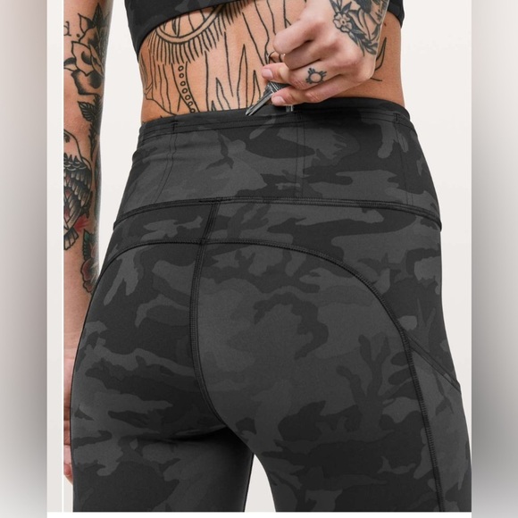 Lululemon- Fast & Free Croo II* Nulux 19”- Size 4 - Picture 9 of 9